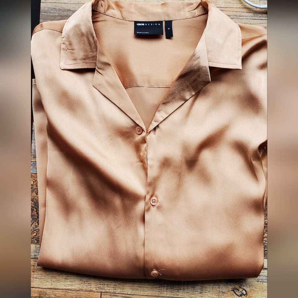 Asus design shinny button up
